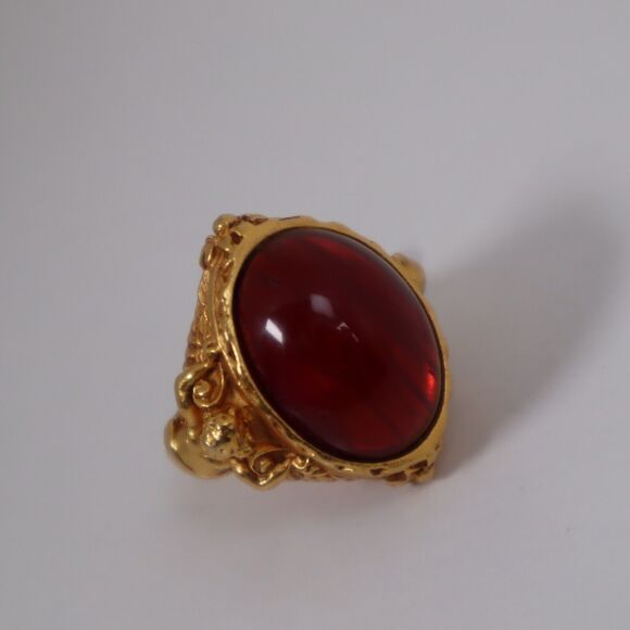 Elizabeth Taylor Avon Gilded Age Collection Cherub Red Cabochon Ring Size 8 - Picture 4 of 7